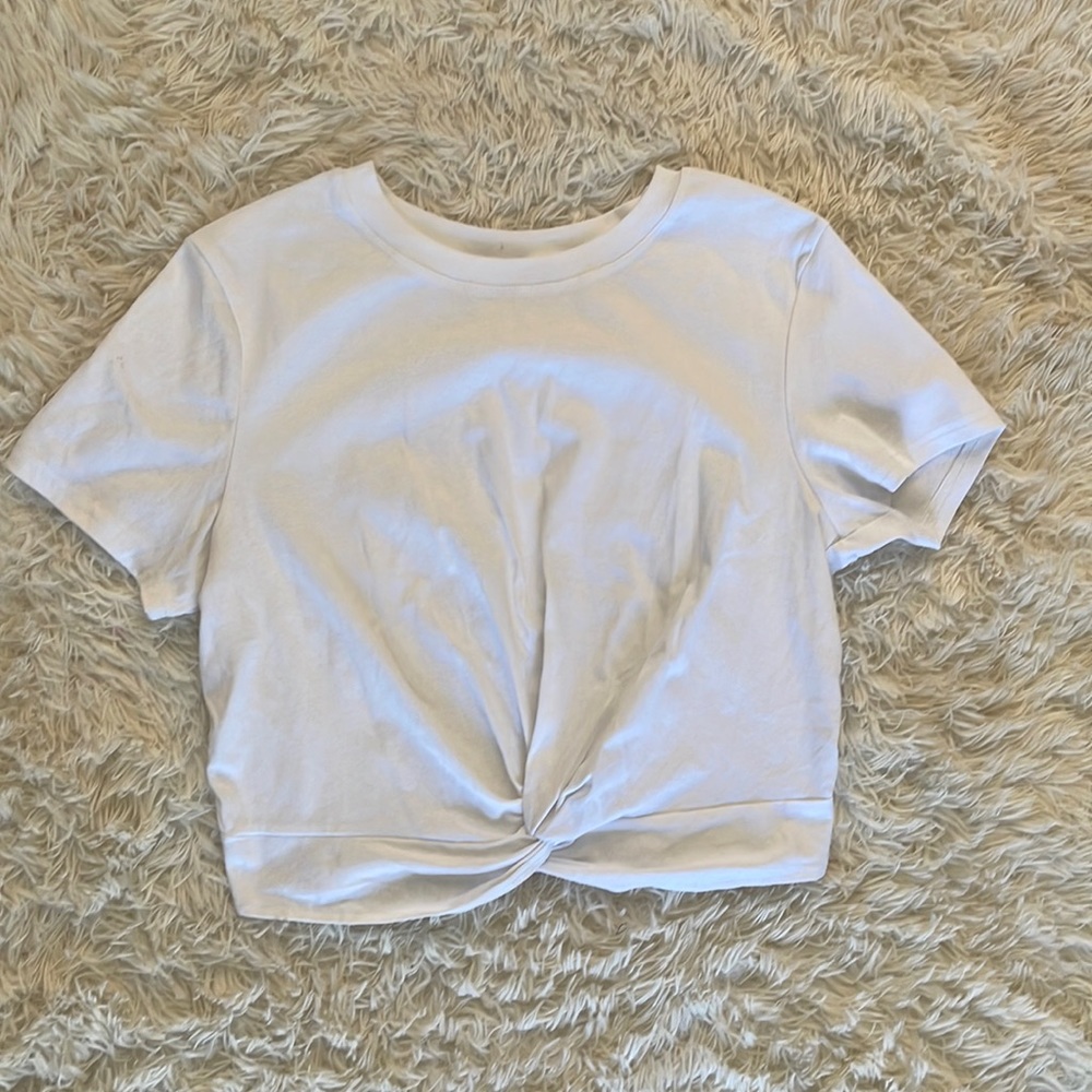Crop twist top